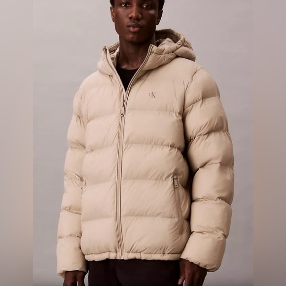 Like New!Gap Men's Cream Puffer Jacket